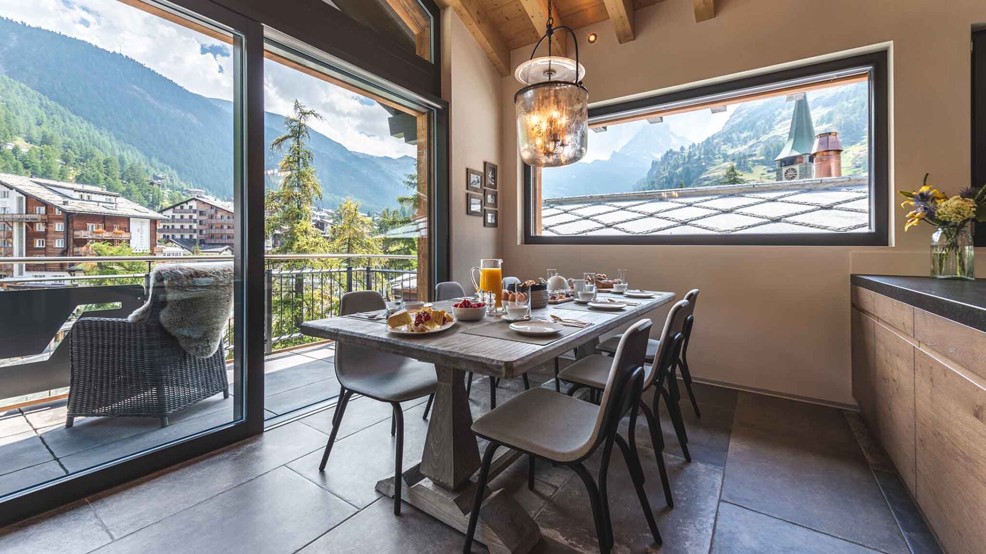 Experience Luxury with Mountain View, Valais Chalet 1395