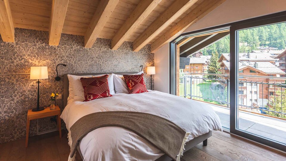 Experience Luxury with Mountain View, Valais Chalet 1395