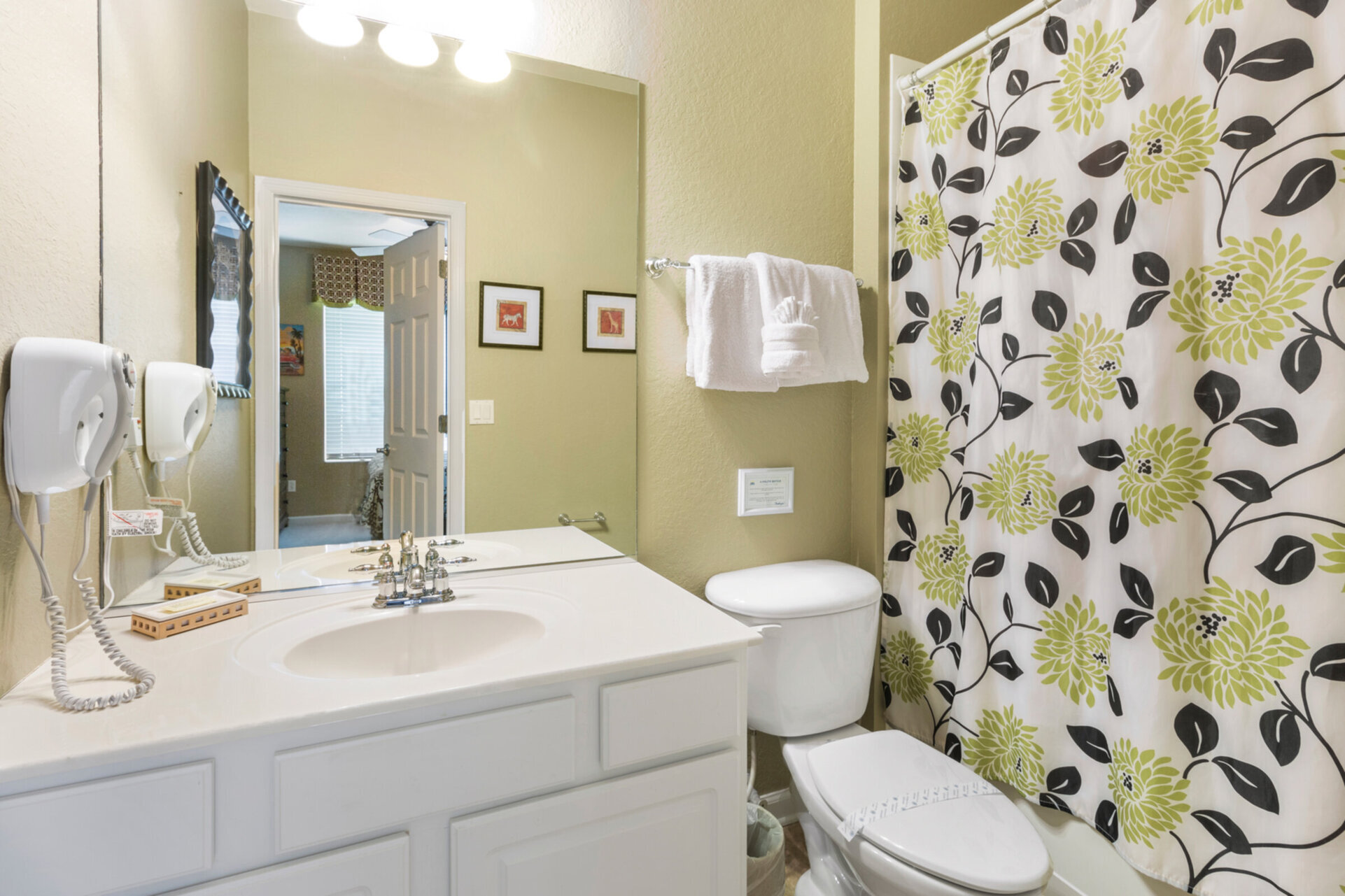 Bathroom 2 with combination of tub and shower