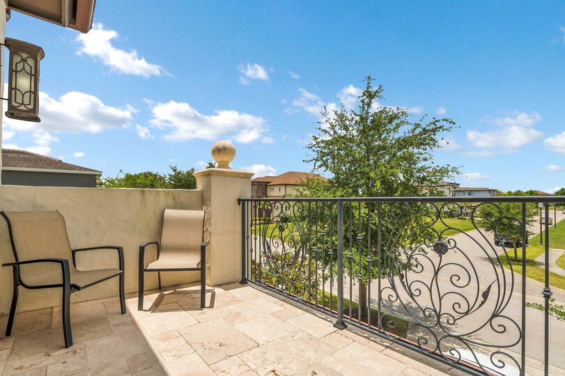 Front of the house balcony to admire the beautiful day
