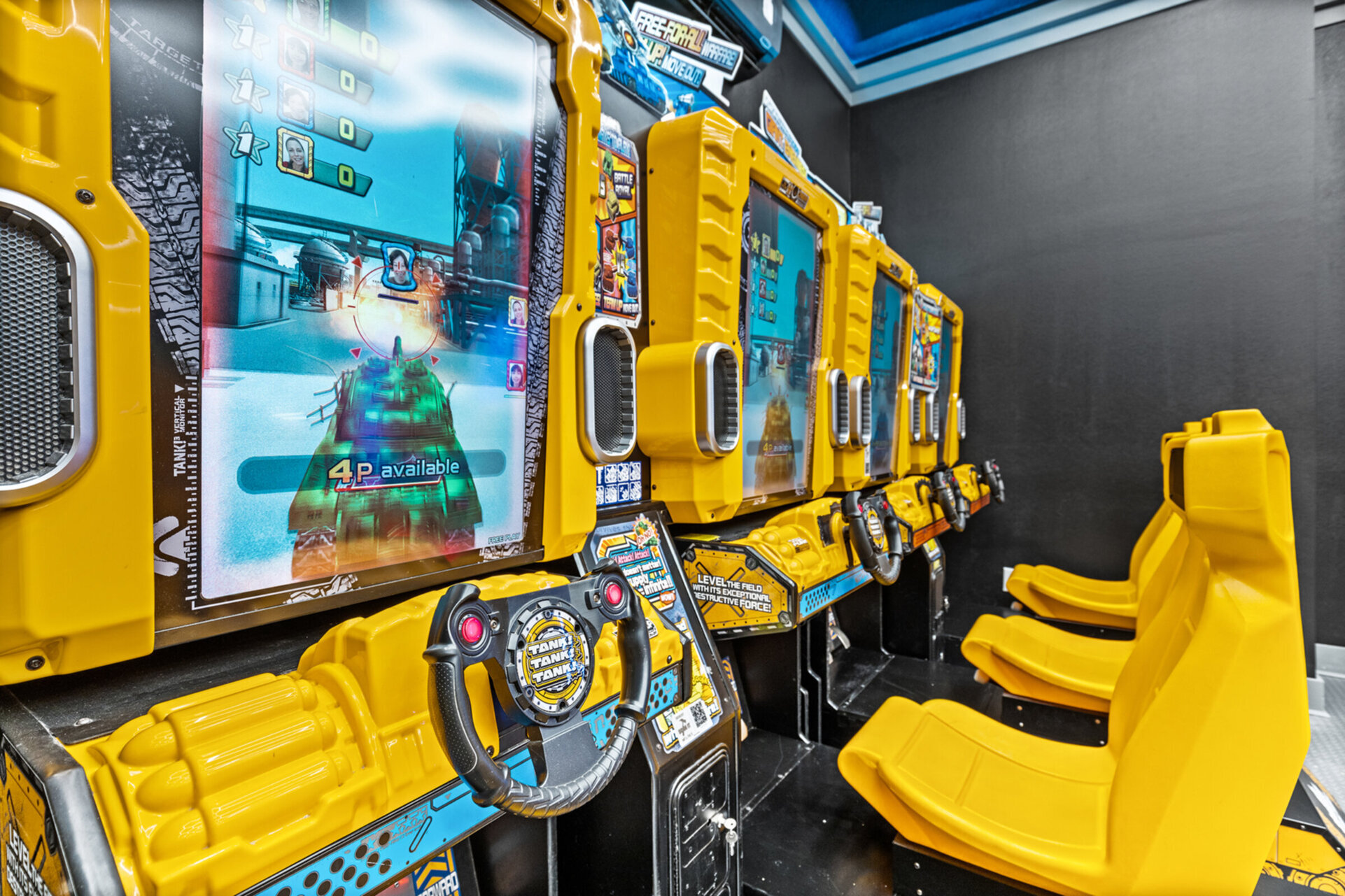 4 player sit down race/shoot fun arcade!