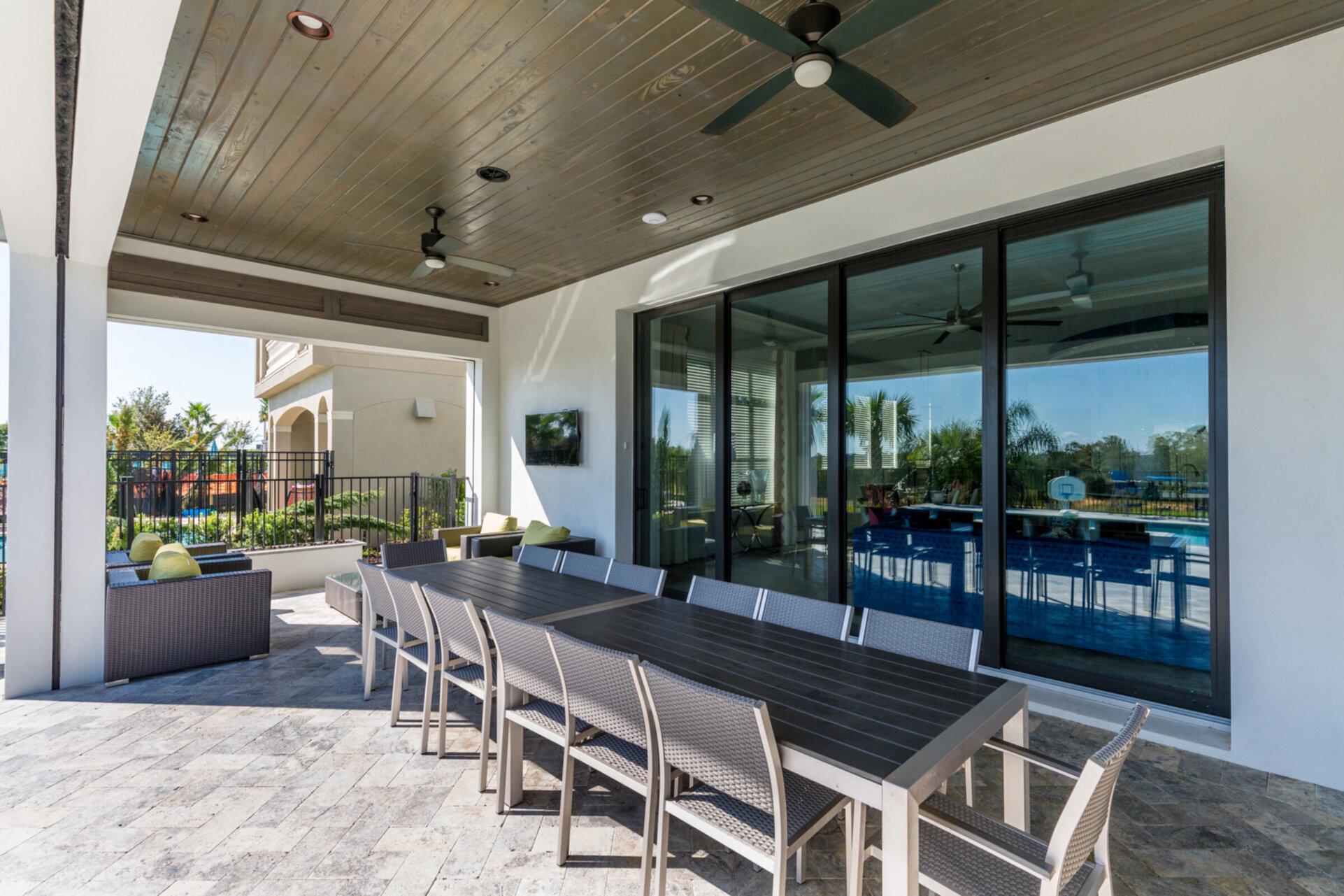 Lounge in the comfortable relaxation furniture with an outdoor fireplace