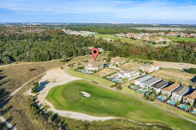 Unbeatable location only miles away from Disney World