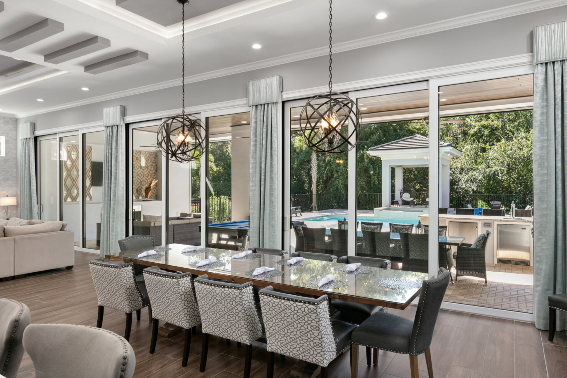There is seating for up to 10 guests