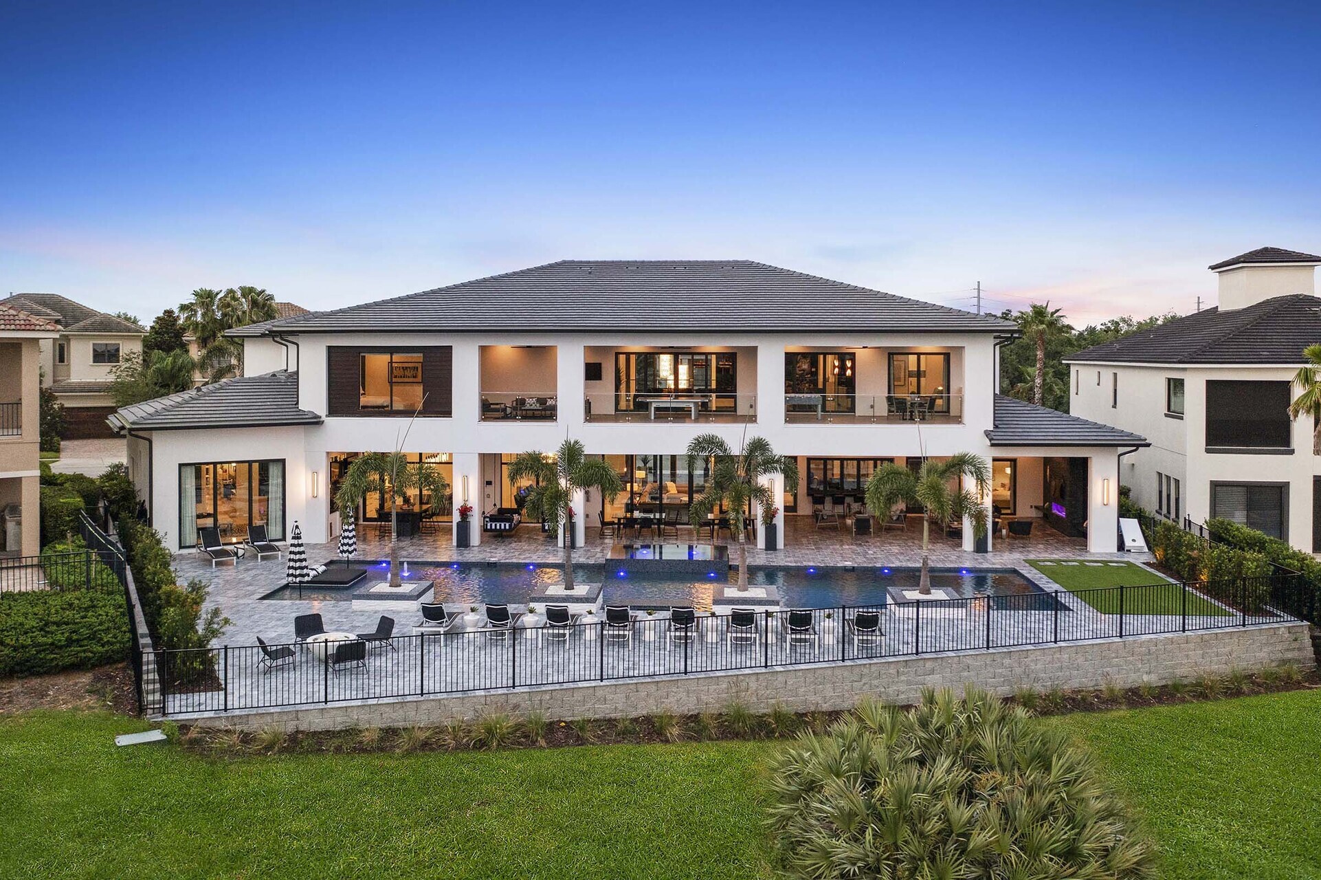 5 Star Villa Aurelius – A Golden Grand Residence