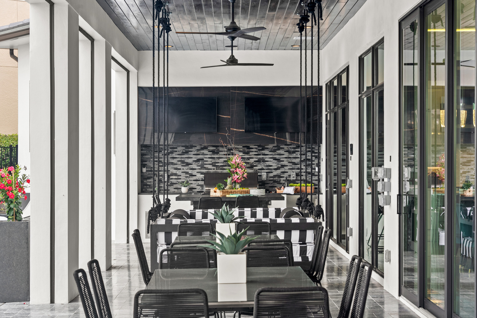 Dine Al Fresco with your loved ones