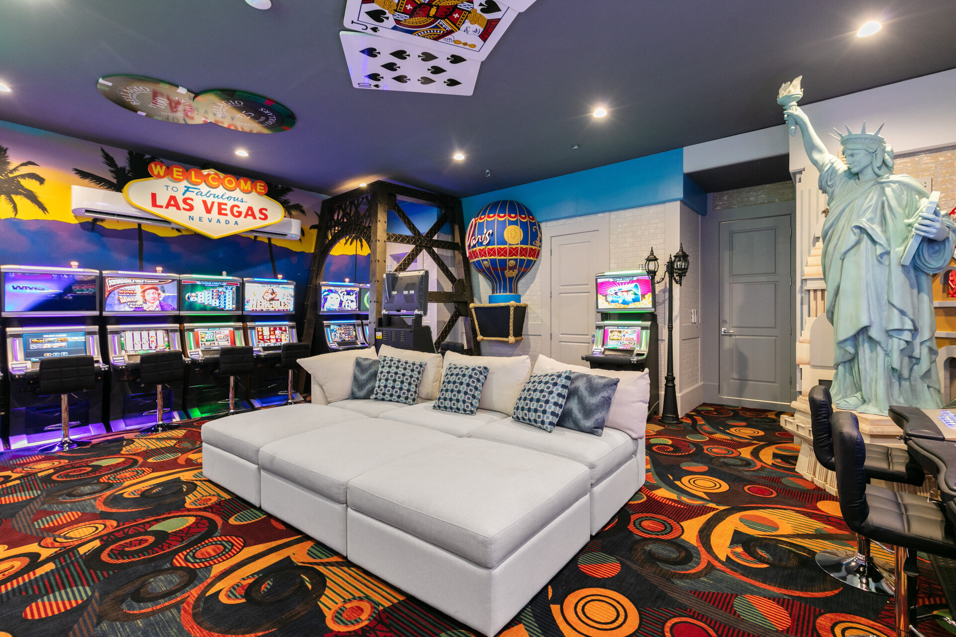 5 Star Villa Obsidian – A Bold and Timeless Sanctuary