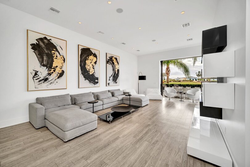 5 Star Villa Eminence – A Lofty & Refined Retreat