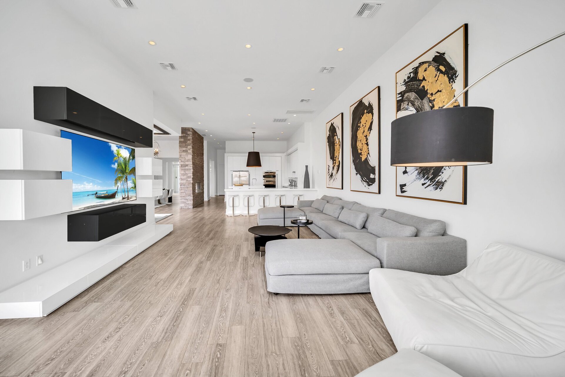 5 Star Villa Eminence – A Lofty & Refined Retreat