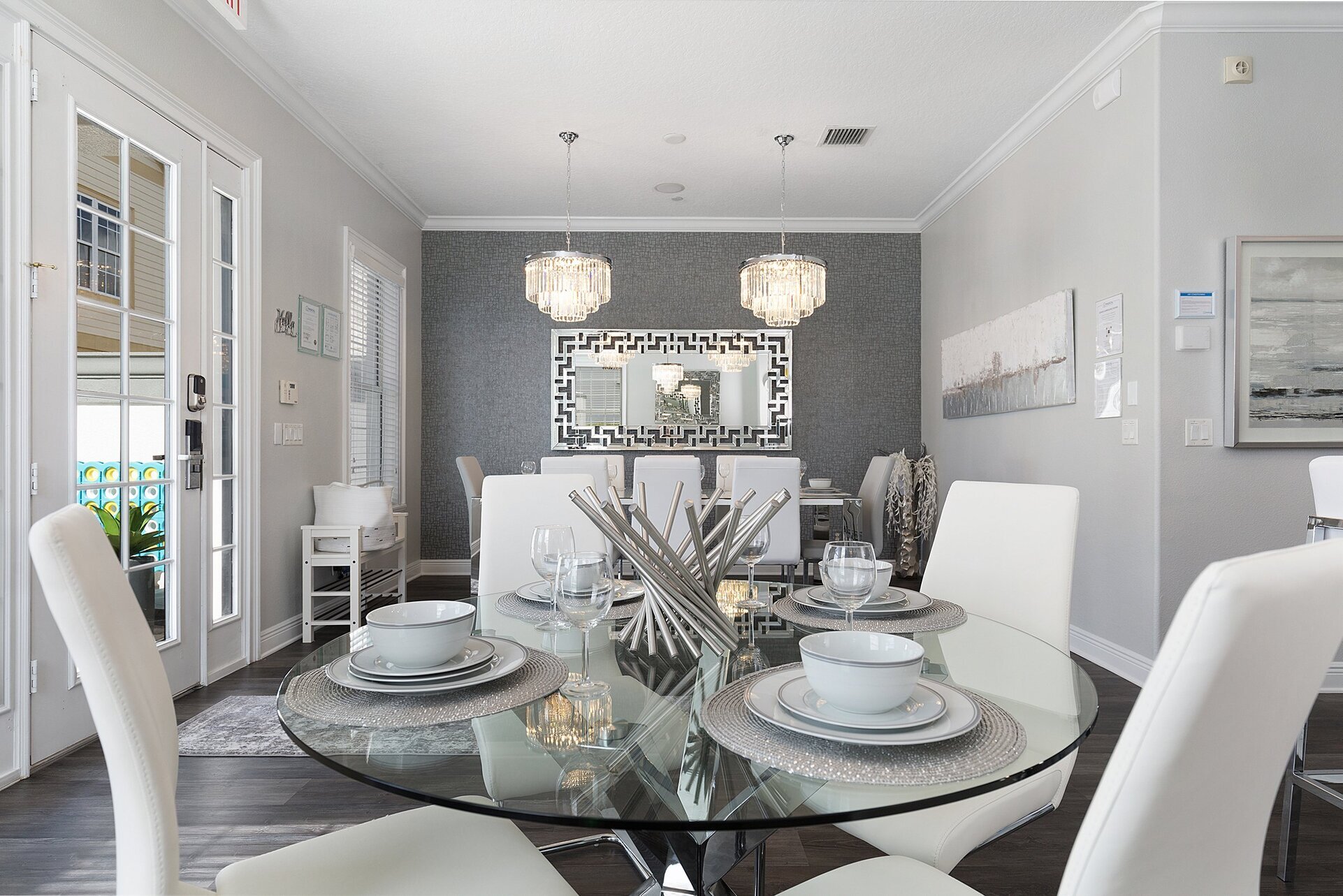 Dine close to loved ones with seating for 4