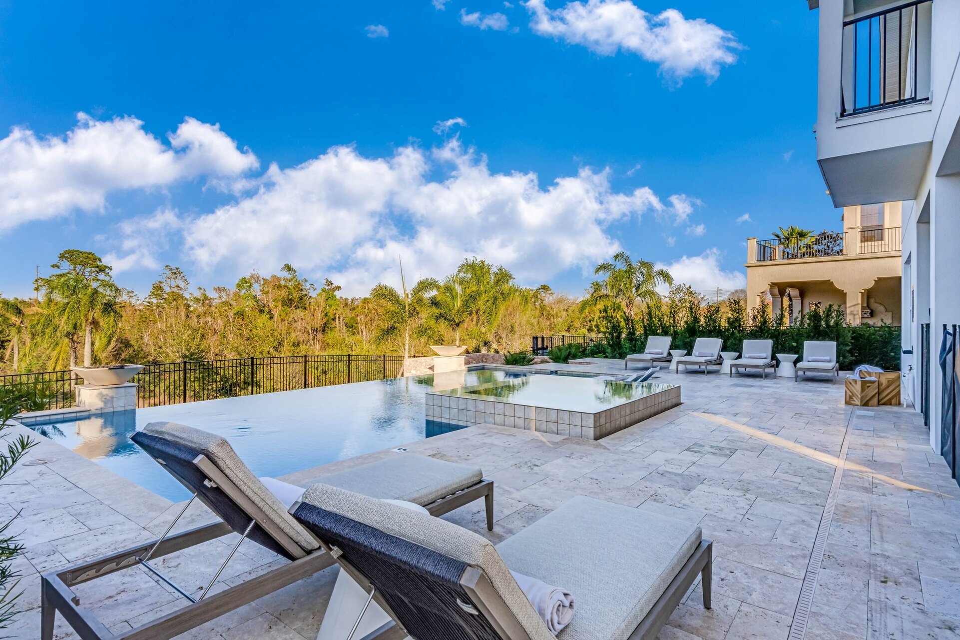 5 Star Villa Halo – An Aura of Pure Refinement