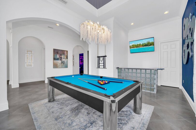 Modern Oasis in a Tropical Paradise, Orlando Villa 6612