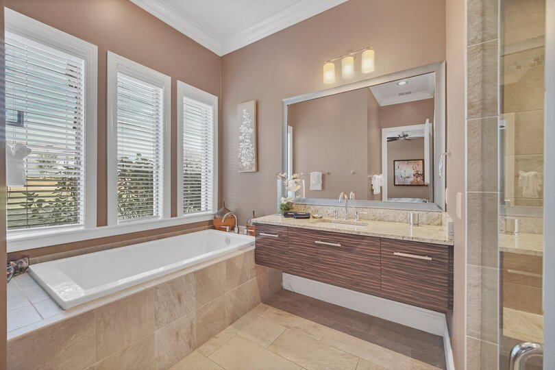 Elegant Oasis: 5 Bed Villa in Orlando,6633