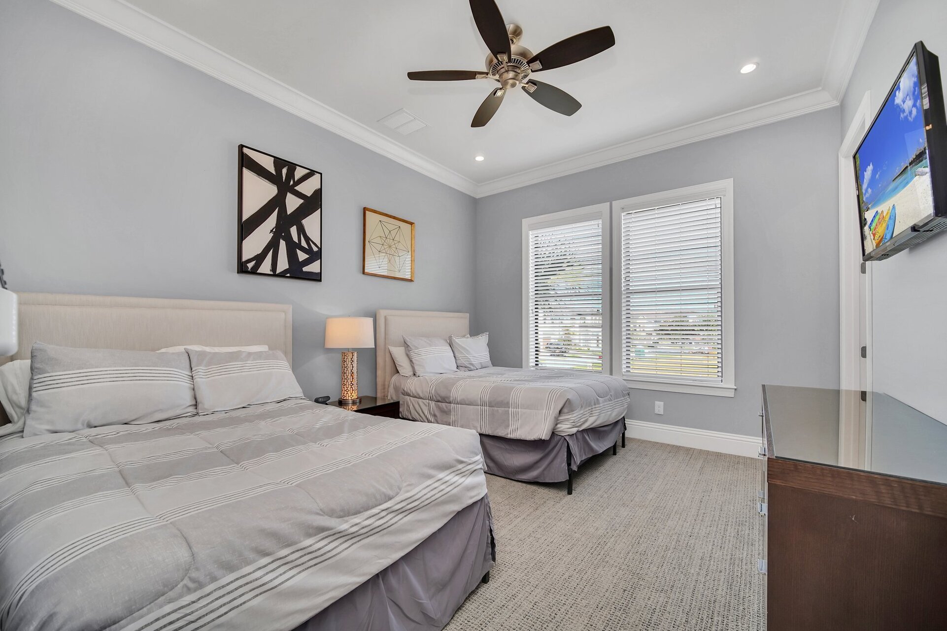 Elegant Oasis: 5 Bed Villa in Orlando,6633