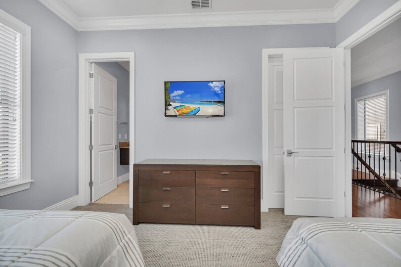 Elegant Oasis: 5 Bed Villa in Orlando,6633