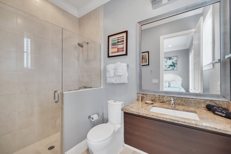 Elegant Oasis: 5 Bed Villa in Orlando,6633