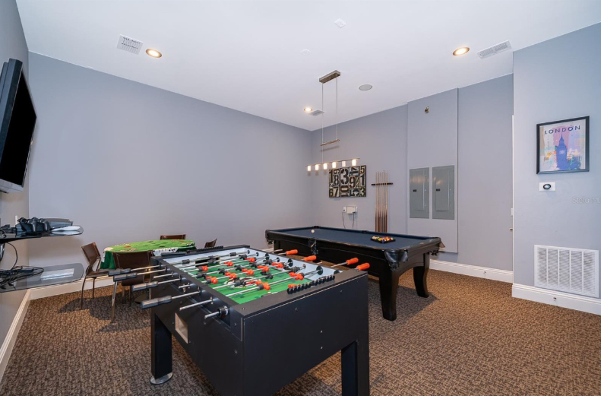 Elegant Oasis: 5 Bed Villa in Orlando,6633