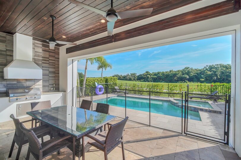 Elegant Oasis: 5 Bed Villa in Orlando,6633