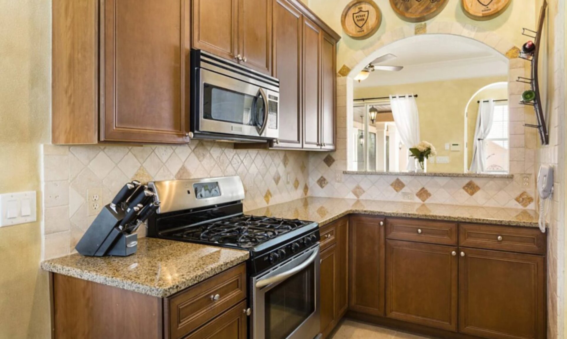 This kitchen will certainly be a favorite for those who love to cook
