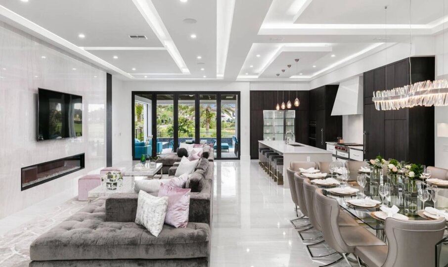 Open Living Area Perfect for Entertainment or Family Gatherings