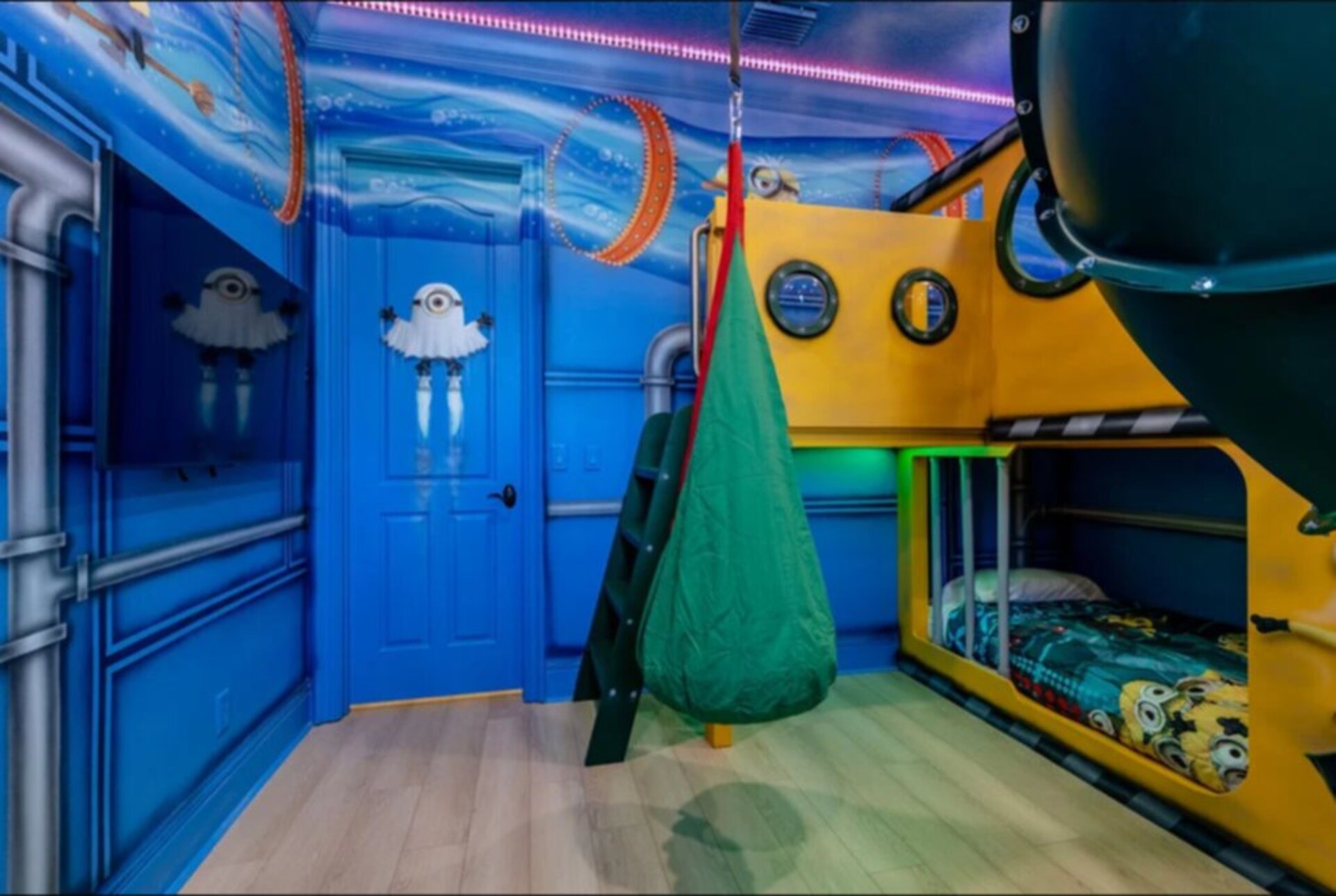 The kids will love the themed bedroom, creatively decorated to spark their imagination and provide a fun-filled retreat.