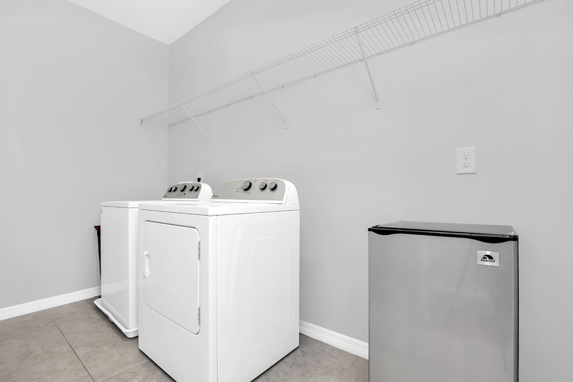 Washer/Dryer on the second floor.