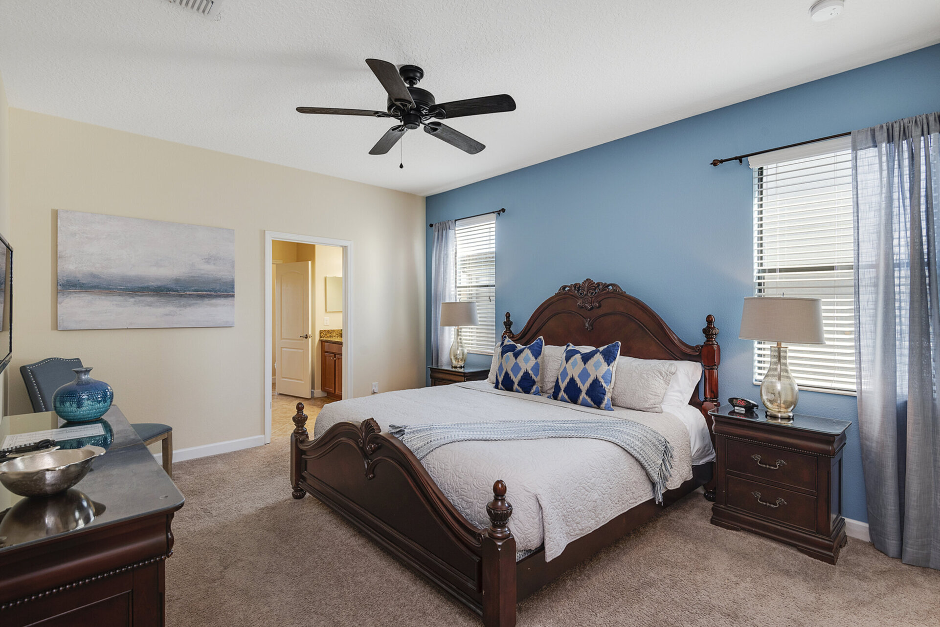 A luxurious ground floor master King suite