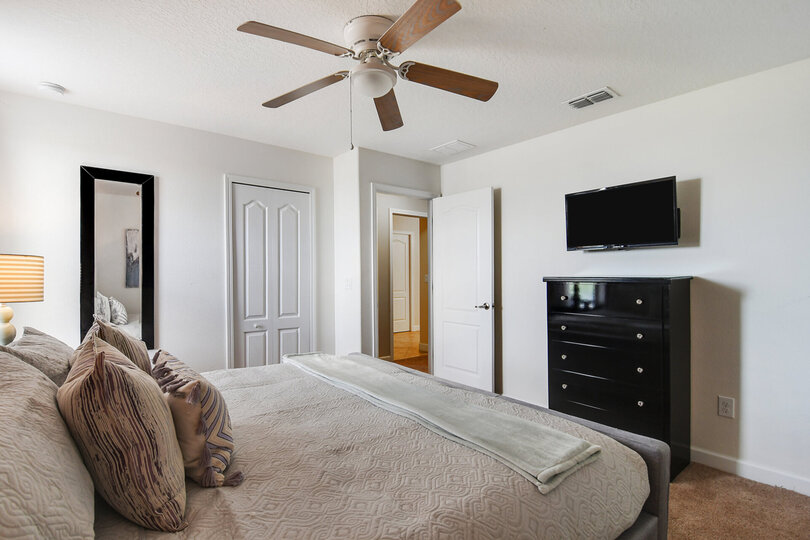 Comfort and relaxation at a second floor King suite