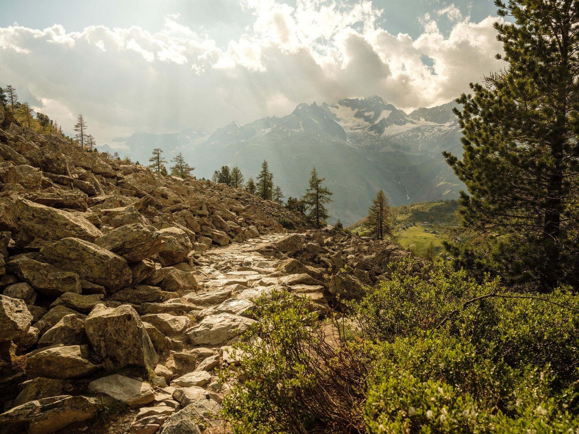 Matterhorn Views & Alpine Elegance, Luxury Valais Chalet 1407
