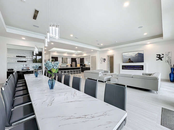 5 Star Villa Opulentia – A Golden Luxury Residence