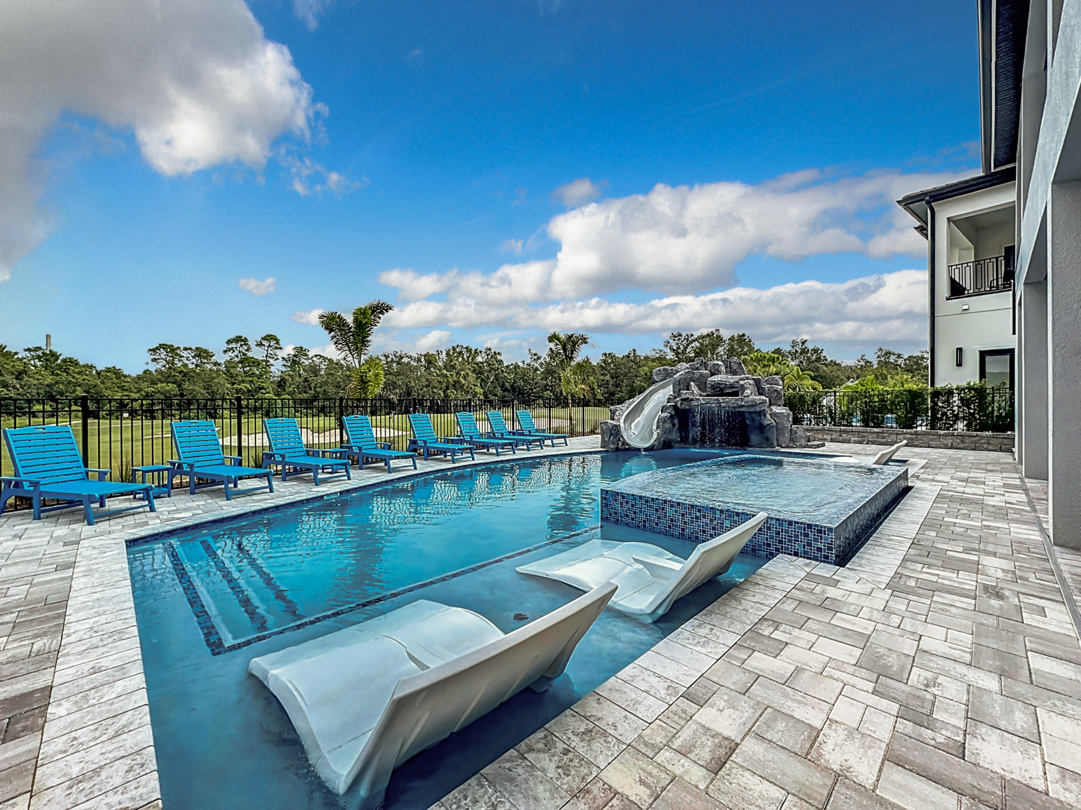 5 Star Villa Opulentia – A Golden Luxury Residence