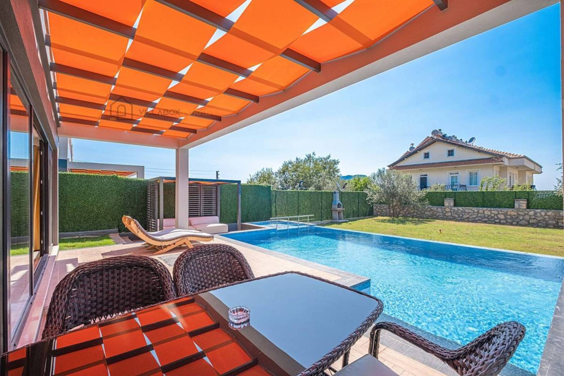 A Beautiful Home for Easy Escapes 1036