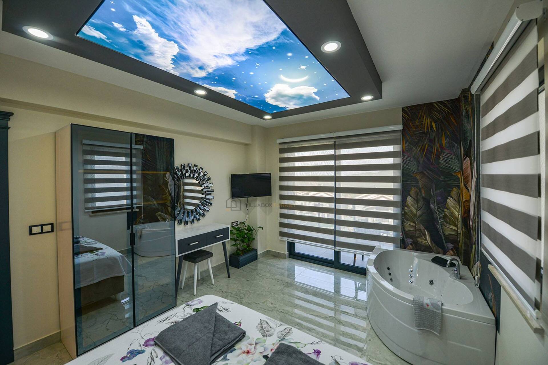 A Home Designed for Summer Living 1038