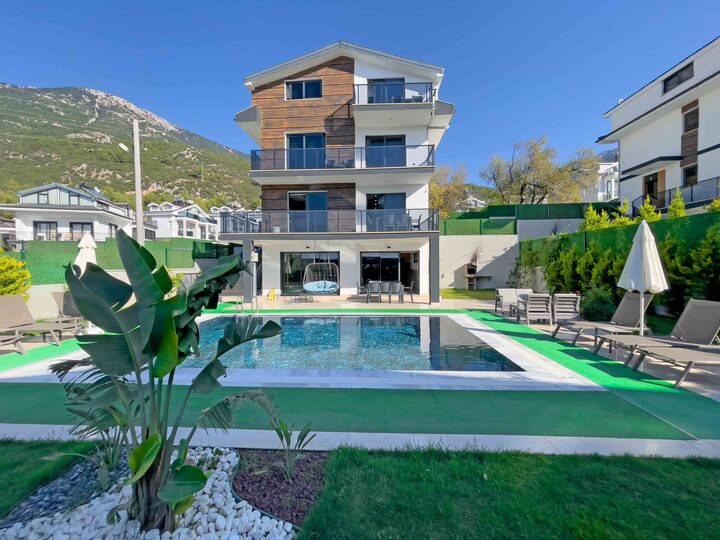 Your Own Place for Summer Escapes 1045