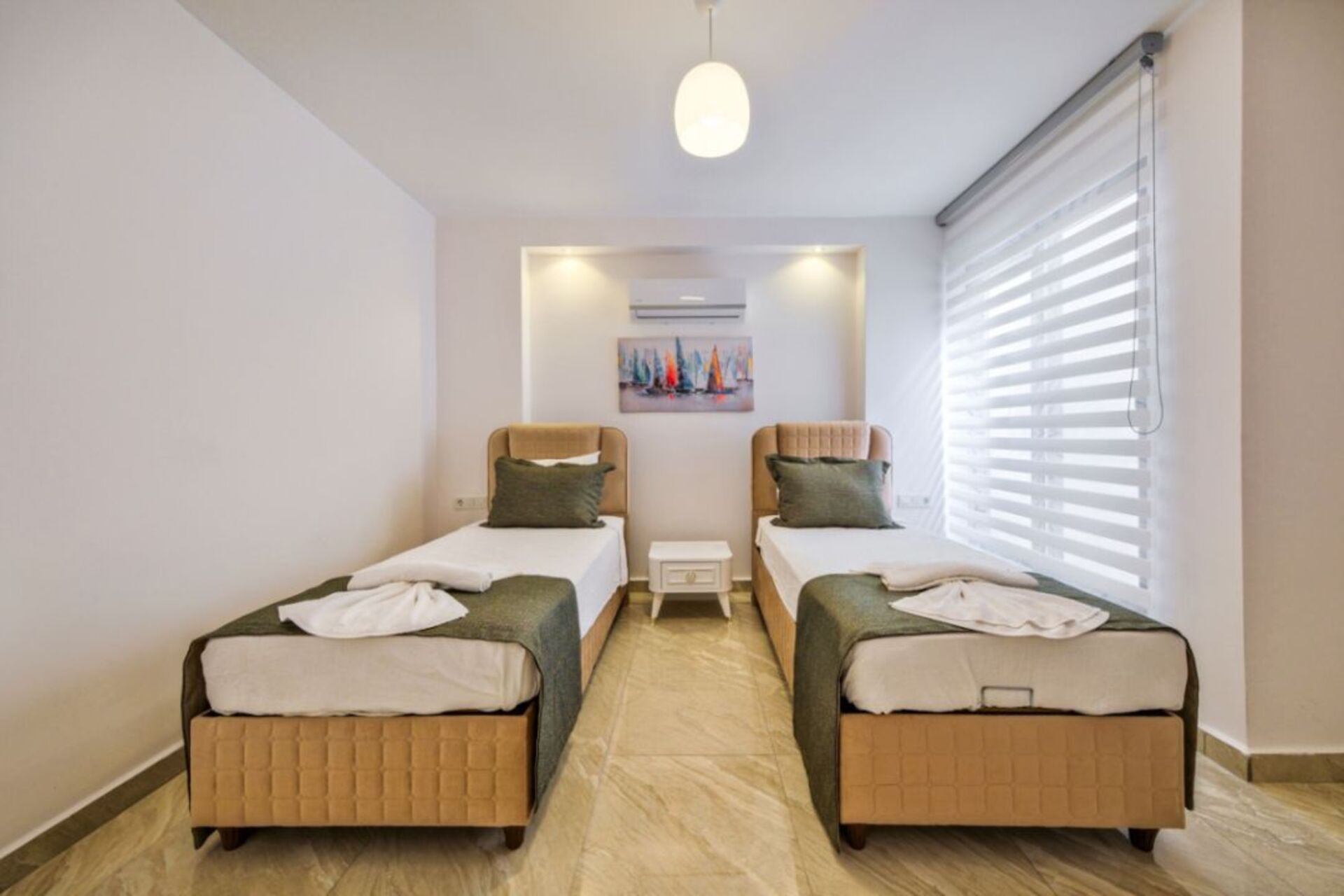 A Home That Feels Like a Holiday 1048