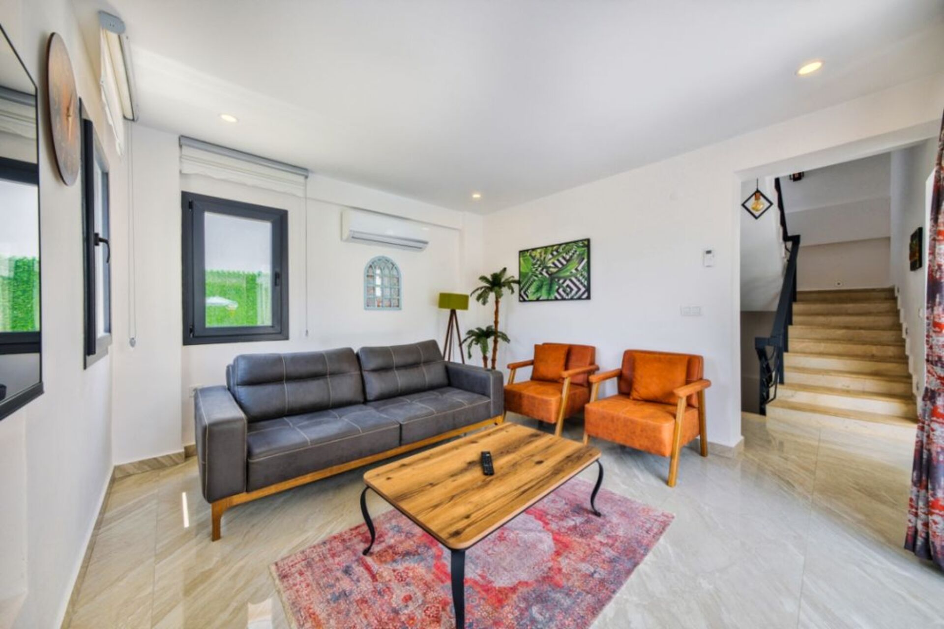 A Home That Feels Like a Holiday 1048