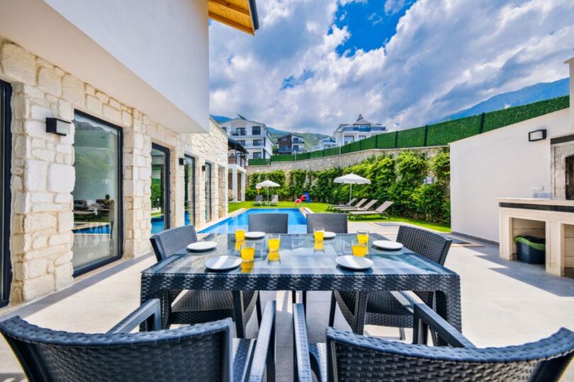 Your Villa for Slow, Easy Getaways 1049