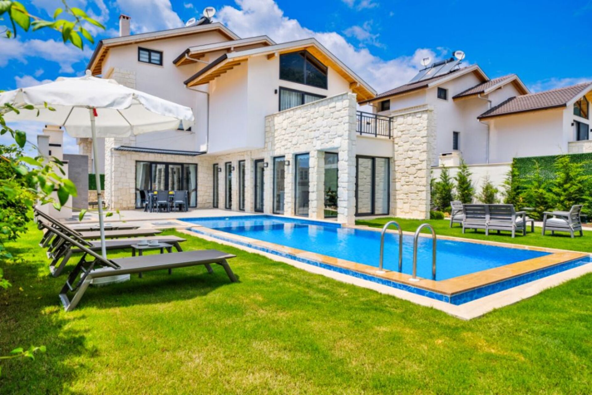 Your Villa for Slow, Easy Getaways 1049