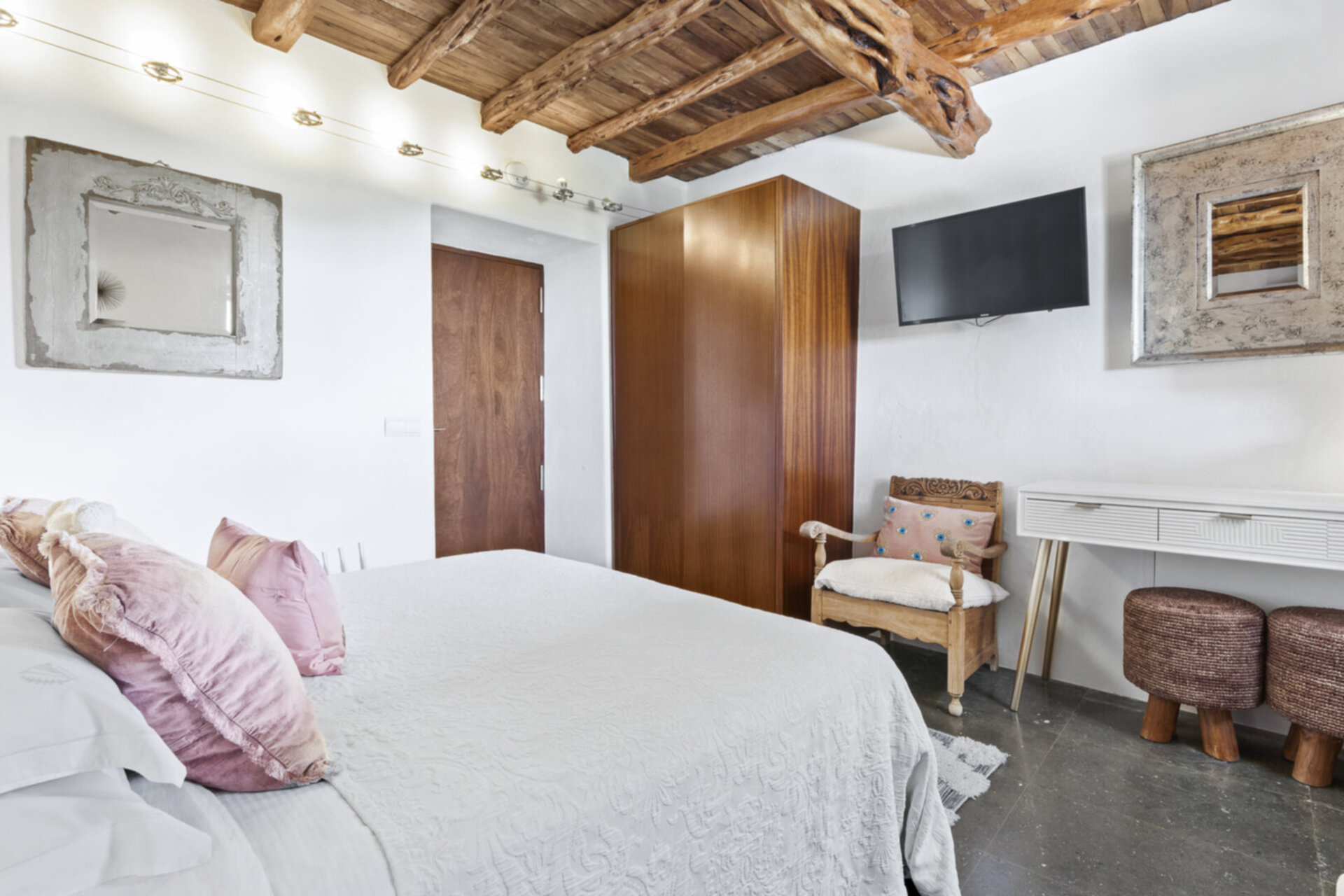 A Timeless Private Luxury Sanctuary, Ibiza Villa 1049