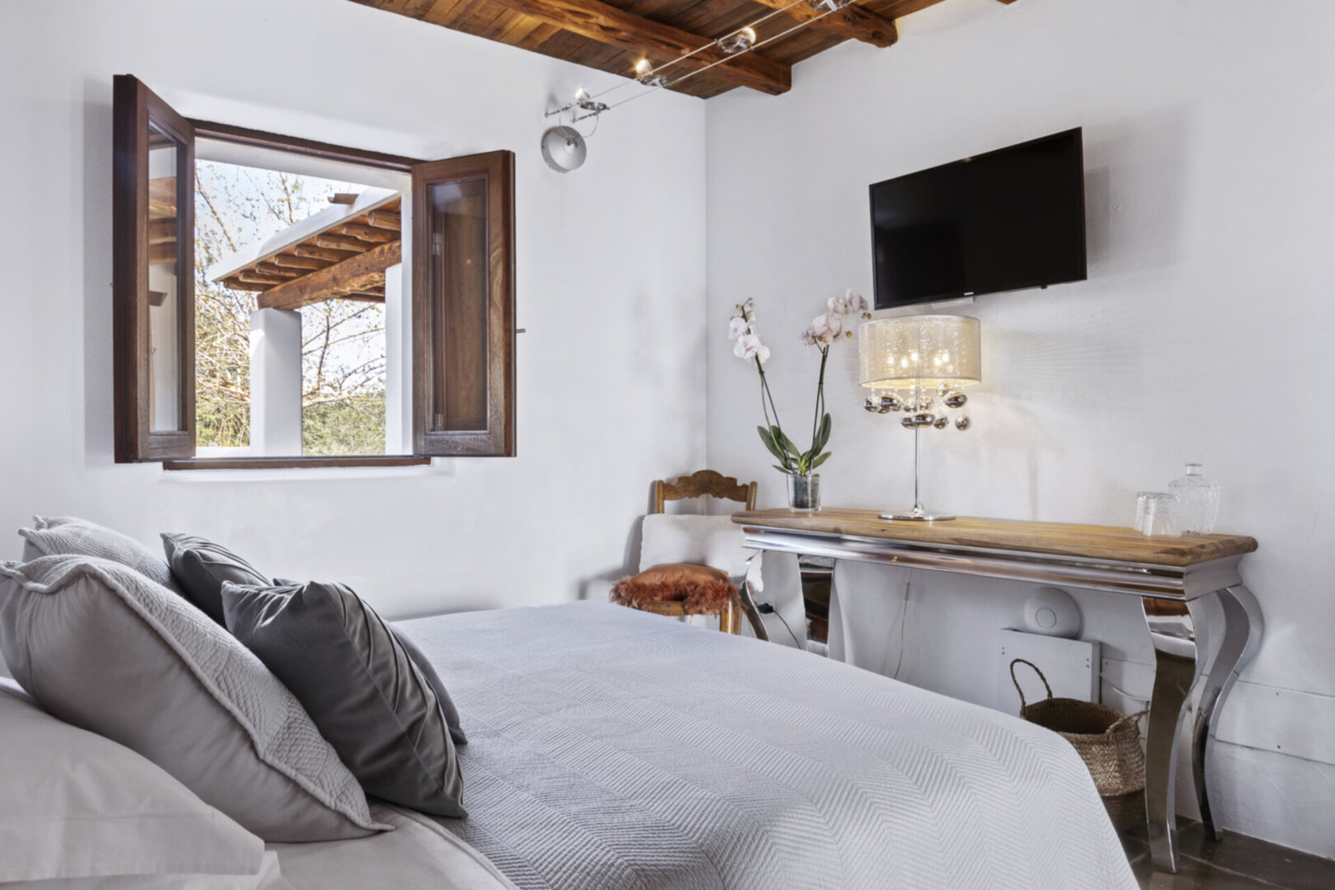 A Timeless Private Luxury Sanctuary, Ibiza Villa 1049