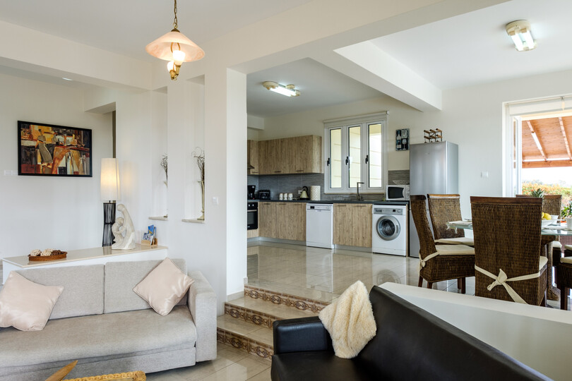 Luxury Villa with Mature Garden - 1390