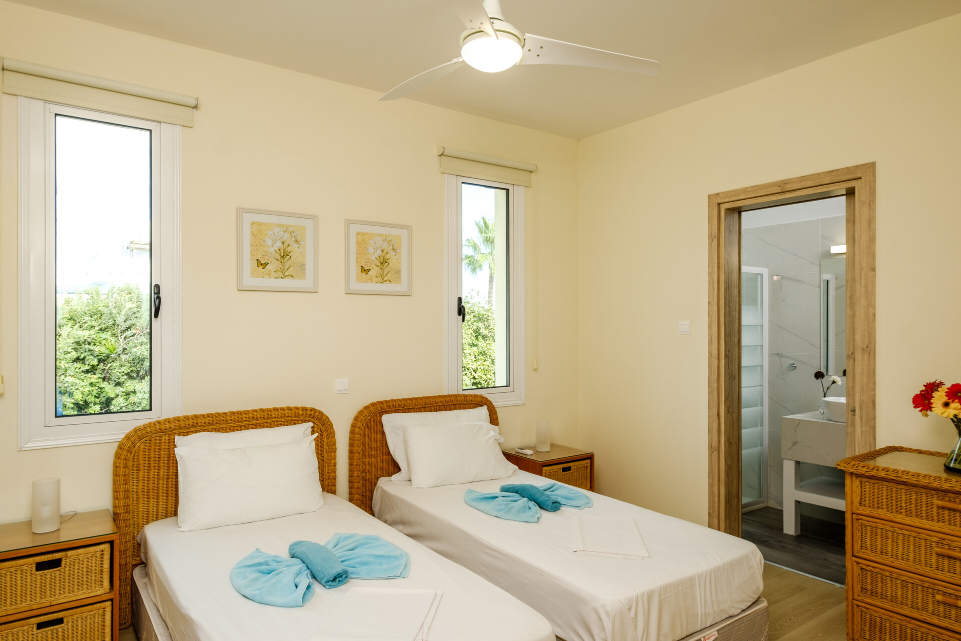 Luxury Villa with Mature Garden - 1390