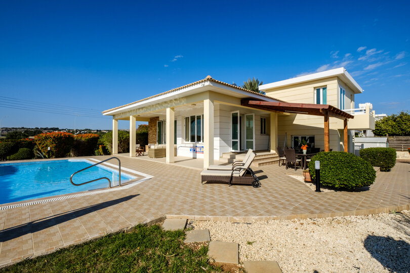 Luxury Villa with Mature Garden - 1390