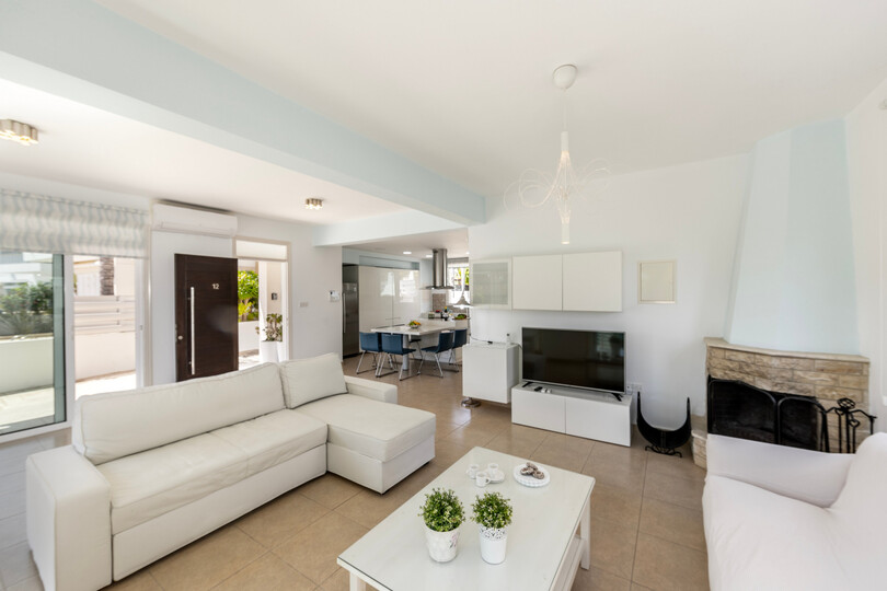 Tranquil Retreat: 3 Bedroom Villa in Protaras, 1721