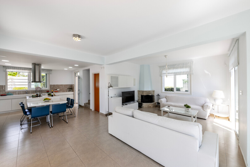 Tranquil Retreat: 3 Bedroom Villa in Protaras, 1721