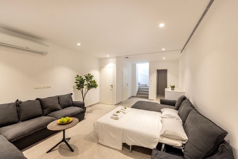 Serene 4 Bedroom Villa in Protaras, 1722