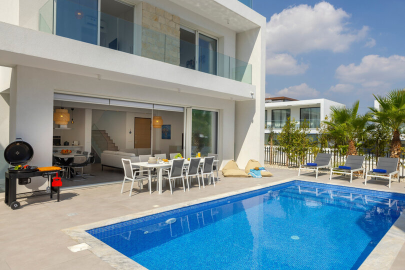 Tranquil Oasis: 6 Bedroom Villa in Protaras, 1727, Protaras, Cyprus