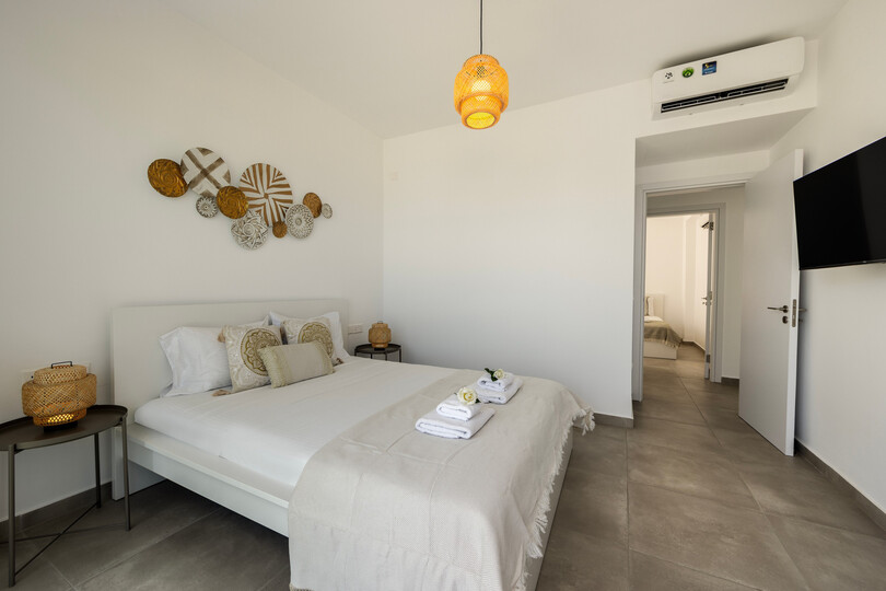 Tranquil Oasis: 6 Bedroom Villa in Protaras, 1727