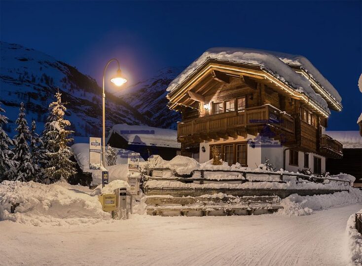 Luxury Alpine Escape, Matterhorn Chalet 1012