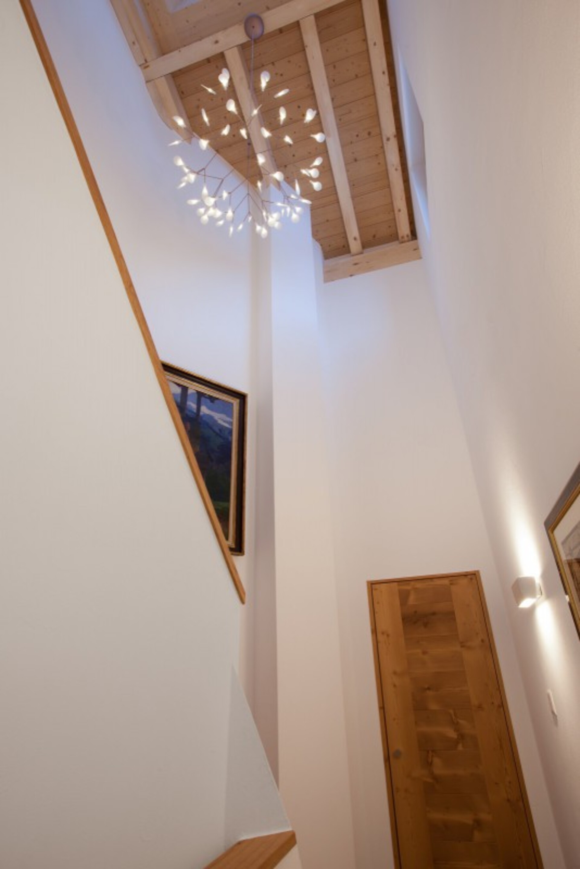 Matterhorn Gazes, Luxury Embraces 1000